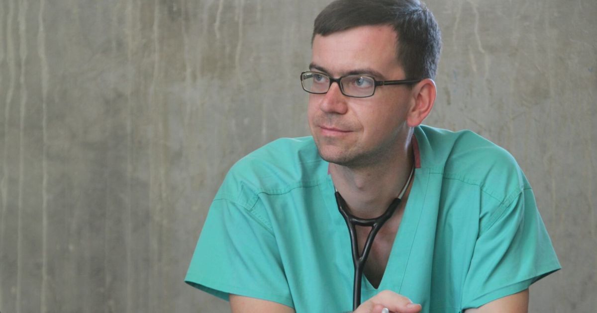 "З людьми потрібно говорити чесно": лікар із Рівного розповів, як перехворів на коронавірус і чому не боявся інфікувати дітей