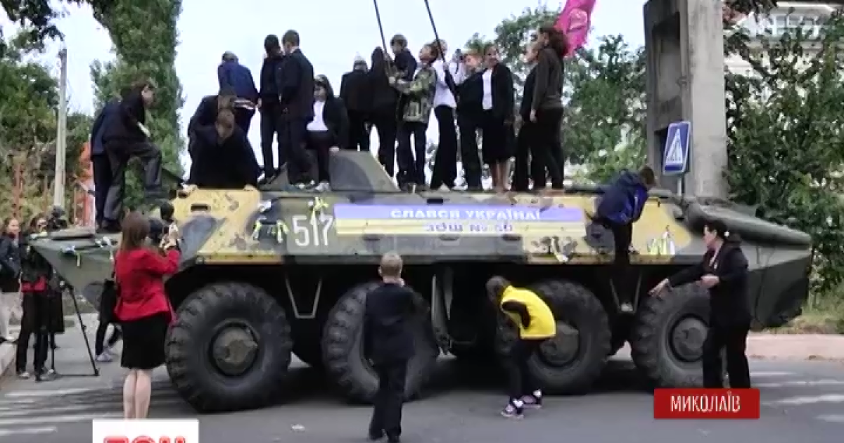 Николаевские школьники восстановили БТР для морской пехоты