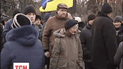 Під стінами Верховної Ради зібралися мітингувальники