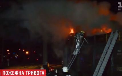 В Ровно на железной дороге загорелся поезд