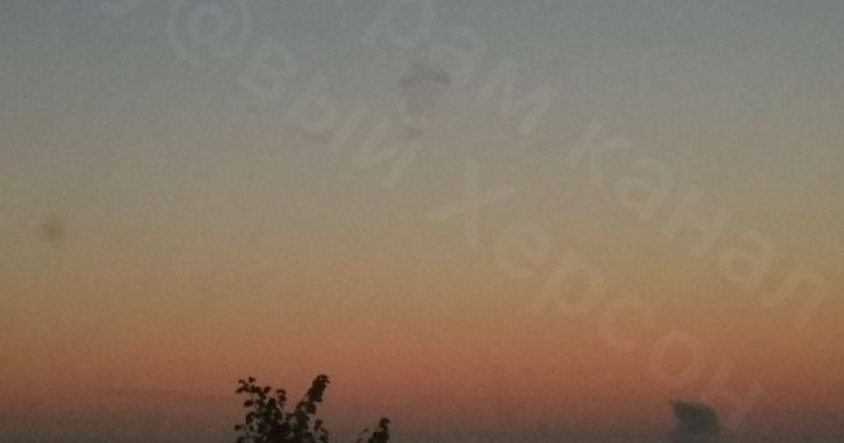 В оккупированном Херсоне раздались взрывы в районе Антоновского моста: в окрестностях слышны звуки выстрелов