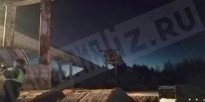 Российский мостопад: в Ханты-Мансийском округе обрушился автомобильный мост, есть погибшие
