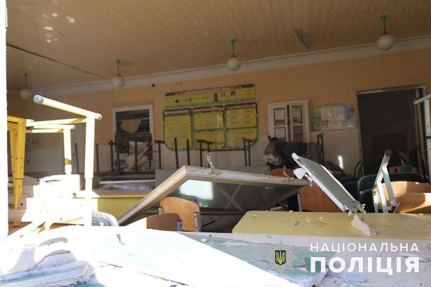 РФ вдарила ракетами С-300 по Покровську – наслідки атаки / © Національна поліція України