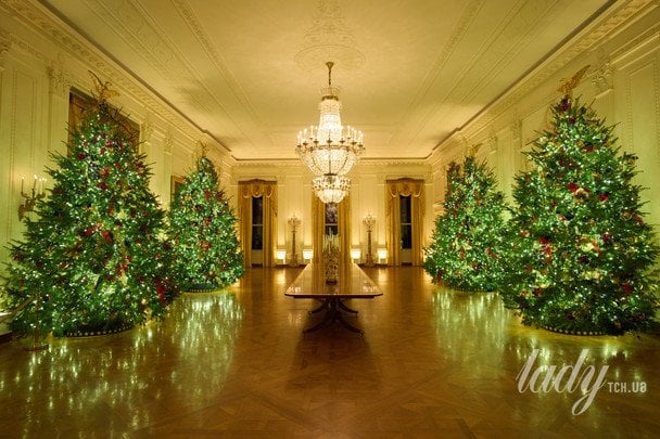 Меланія Трамп прикрасила Білий дім до Різдва 2025 року / © Associated Press