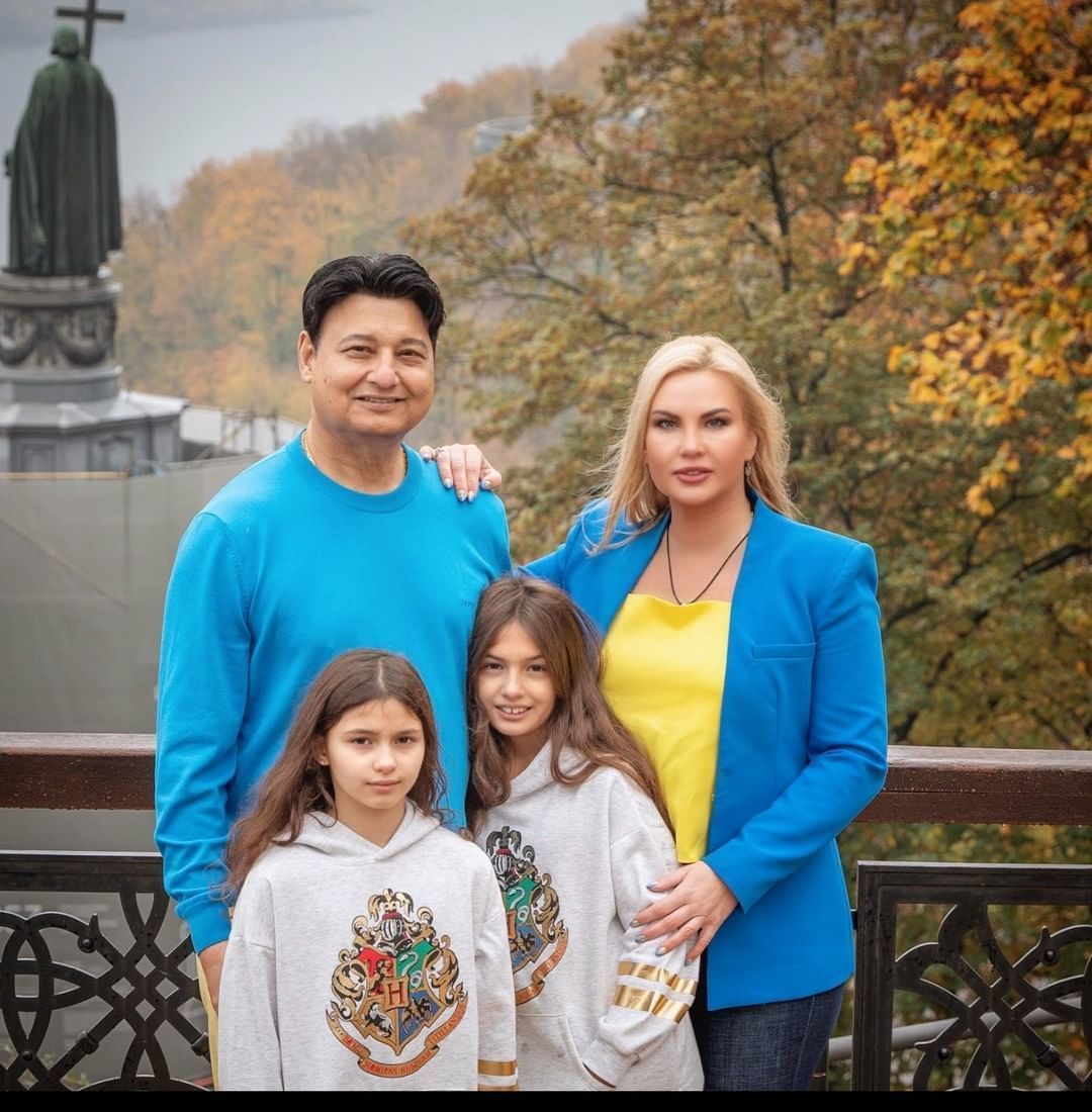 Лесбиянки бір-бірінің аузына спермы