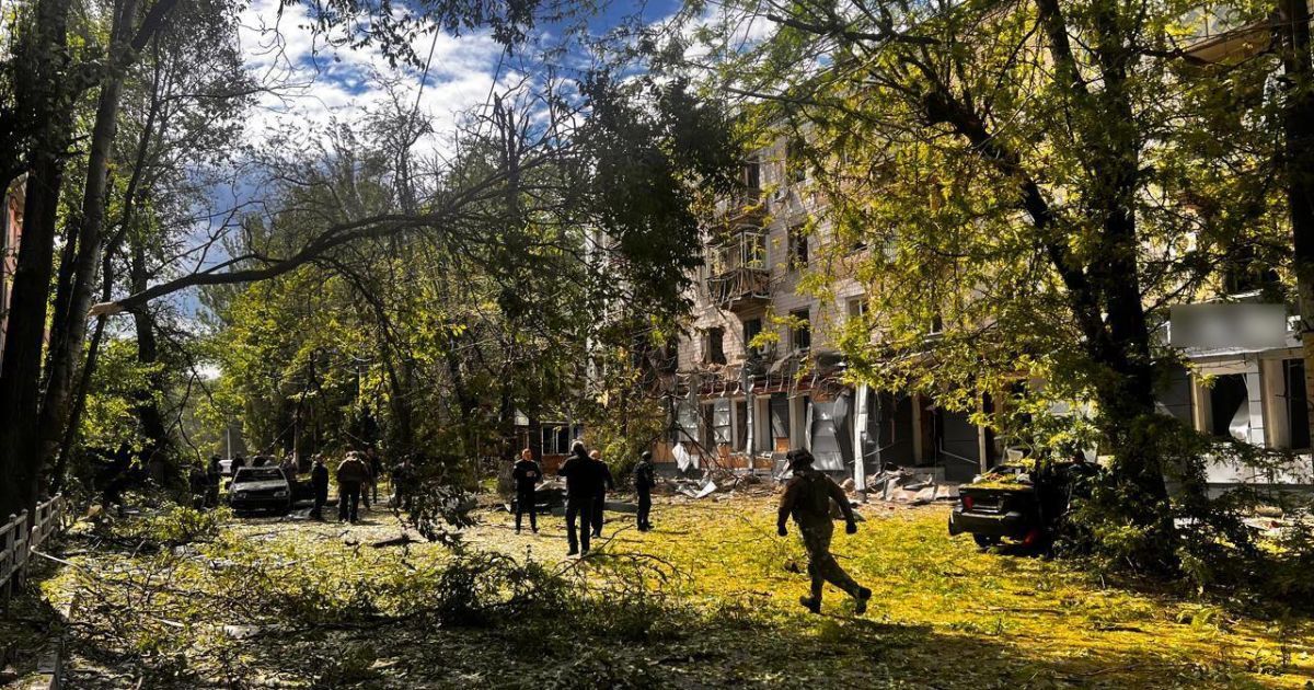 The police documented the horrific aftermath of the shelling of Kherson ...