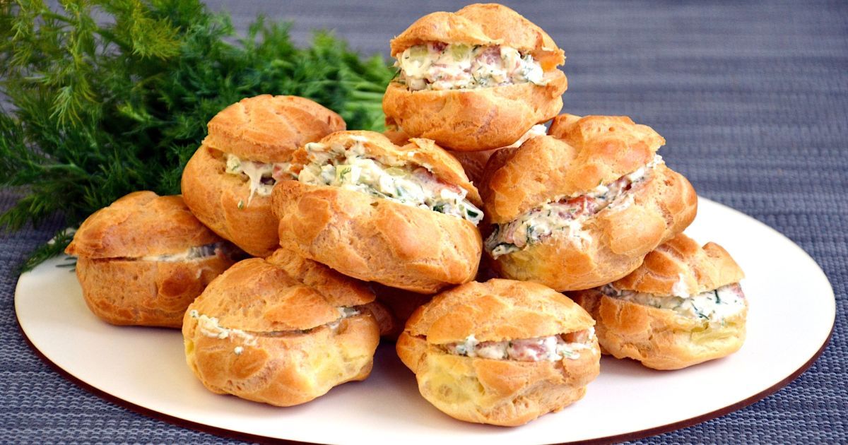 Эклеры с красной рыбой и сливочным сыром к новогоднему столу
