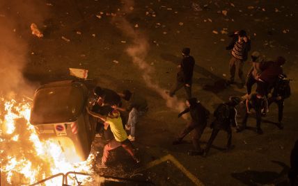 Протести у Каталонії переросли у жорсткі заворушення: демонстранти будують барикади і палять сміттєві баки