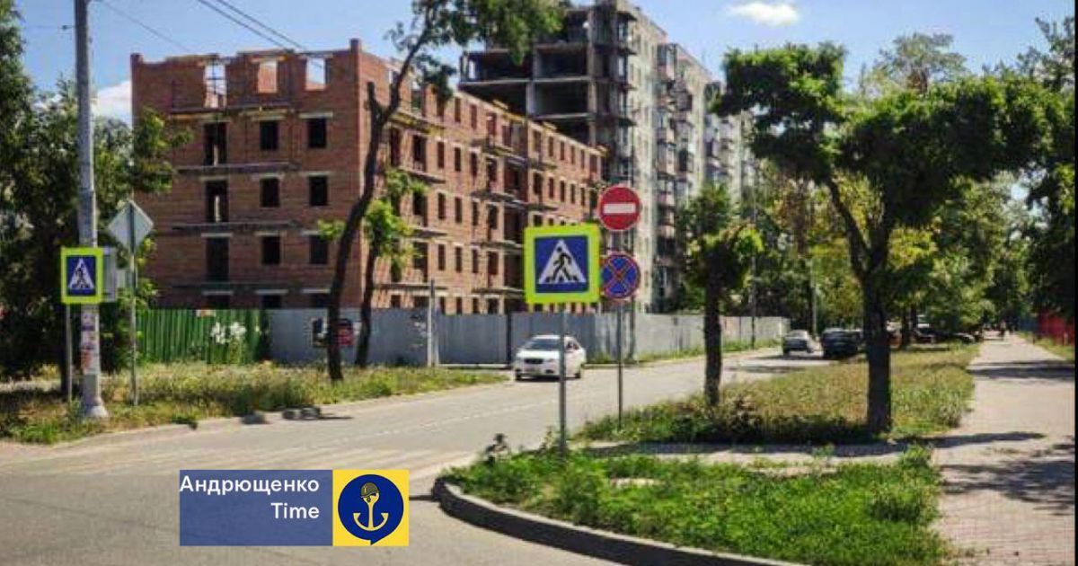 Во временно оккупированном Мариуполе несколько десятков "отстроенных" квартир отдали работникам из Средней Азии