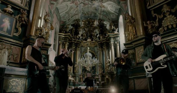 Фото из клипа Кристины Соловий и Сергея Жадана "Серце"