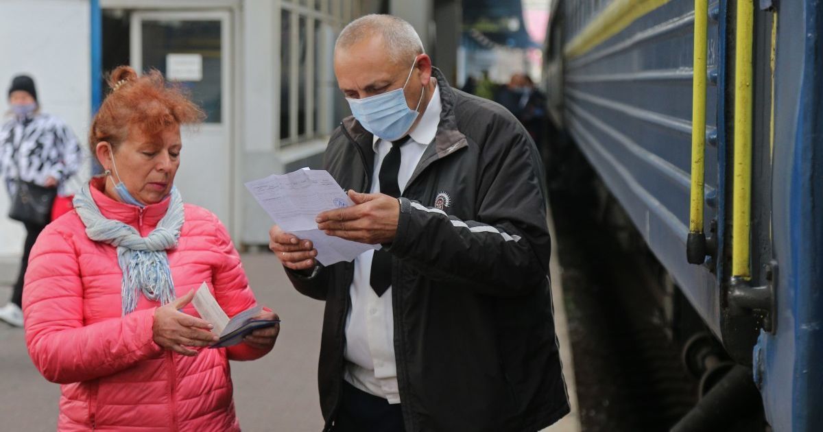 По факту подделки COVID-сертификатов полиция возбудила почти 800 дел