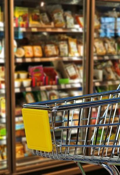 Супермаркет с продуктами