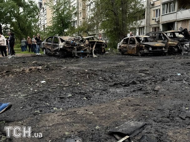 Унаслідок удару згоріли автівки / © Валерія Ковалінська / ТСН
