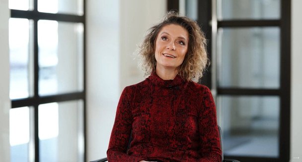 Відома українська акторка після виїзду з України закрутила роман зі шведом: що відомо про її обранця