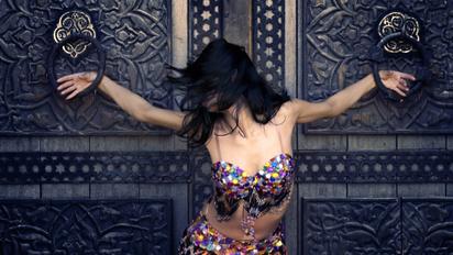 Мастурбация жасап, порно видеоға көмектесті