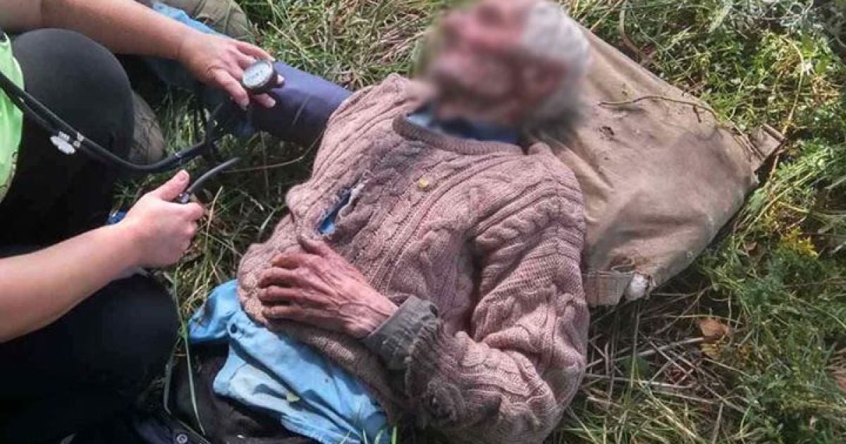 Повністю виснажений: на четвертий день пошуків в лісі знайшли заблукалого 94-річного дідуся