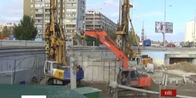 Укріплення станції чи продовження будівництва: розвиток скандалу щодо ТРЦ над станцією метро