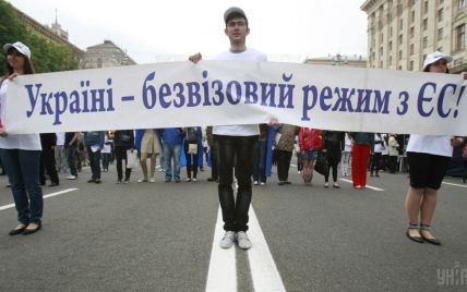 Все більше українців вірять у безвізовий режим до кінця року – опитування