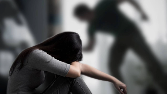 Силоміць затягнув жертву у безлюдне місце: у Києві ґвалтівника-іноземця засудили до 7,5 року ув'язнення