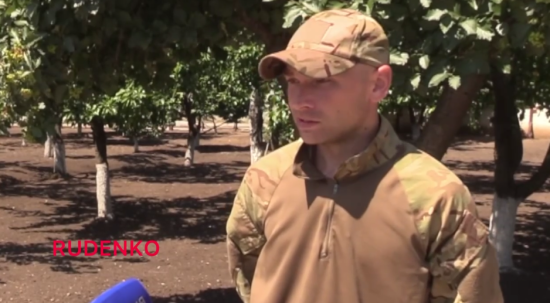 "Усі в шоці, у бараку тиша": окупанти змусили командира українських морпіхів коментувати теракт в Оленівці (відео)