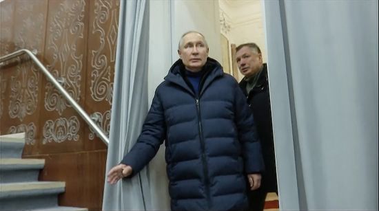 Путин — в катастрофе: аналитик назвал истинную цель визита диктатора РФ в оккупированные Крым и Мариуполь
