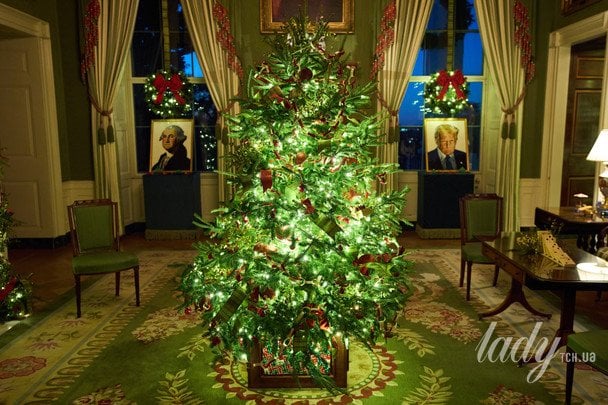 Меланія Трамп прикрасила Білий дім до Різдва 2025 року / © Associated Press