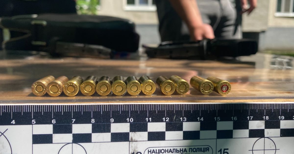 У Києві чоловік влаштував стрілянину на Голосіївському проспекті
