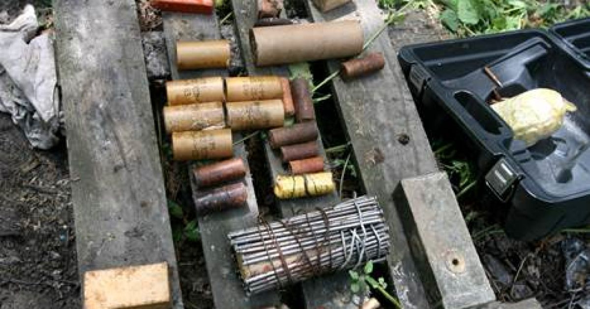 В Киеве нашли взрывчатку и оружие