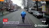 Новости Украины: в Николаеве мужчина не успел на трамвай и решил его обогнать
