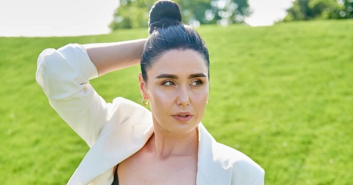 Барбир в образе Джоли, а Шовкопляс – Адель прошлись по подиуму