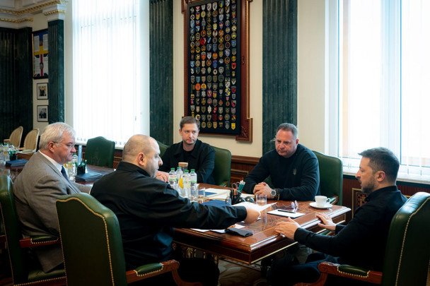 Ukrainian President Volodymyr Zelenskyy held a meeting
