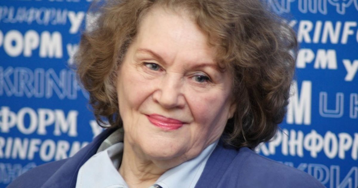 Лина Костенко завершает работу над новыми книгами