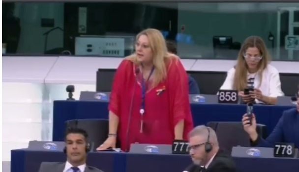 Депутатка Європарламенту вихваляла Путіна на форумі в Петерб