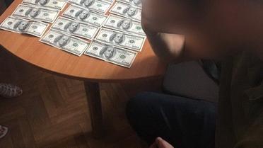 На Львівщині слідчого поліції затримали на хабарі у 3 тис. доларів / © СБУ
