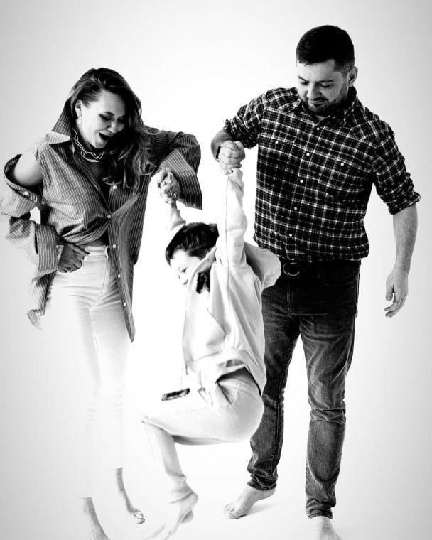 Анна Саліванчук і Олександр Божков з сином / © instagram.com/salivanchuk.anna