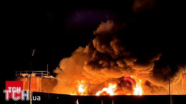 Пекельна ліквідація: на Київщині гасять гігантську пожежу пі
