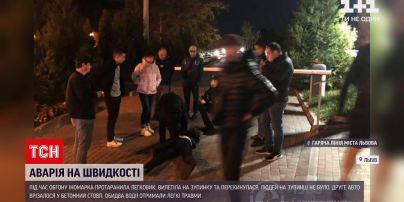 Новости Украины: во Львове авто разбило остановку
