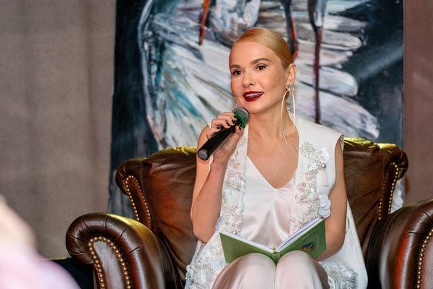 Елена Лавренюк