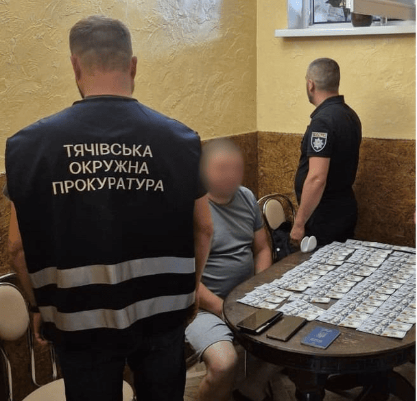 Вчитель географії нелегально переправляв ухилянтів через кордон — як його покарають (фото)