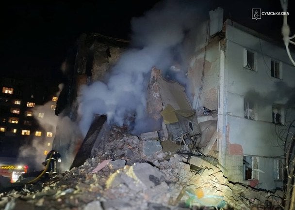 Ворог завдав масованого удару БпЛА по Шостці у Сумській області.