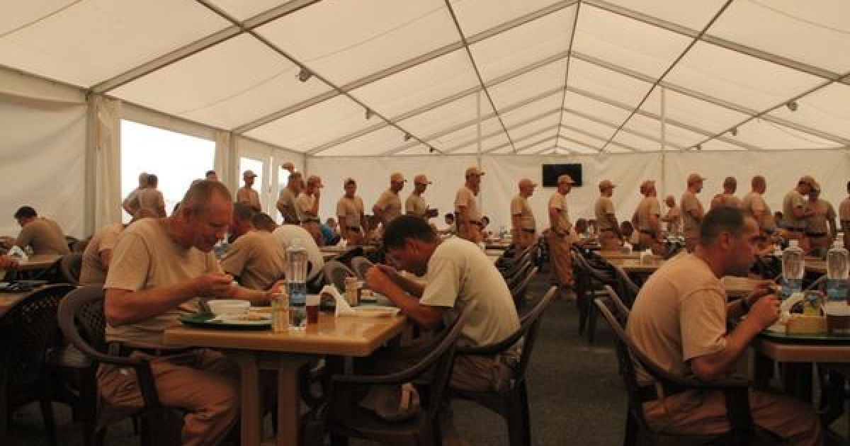 Обеденный перерыв между авіударами по противниках Башара Асада. / © twitter/SputnikInt