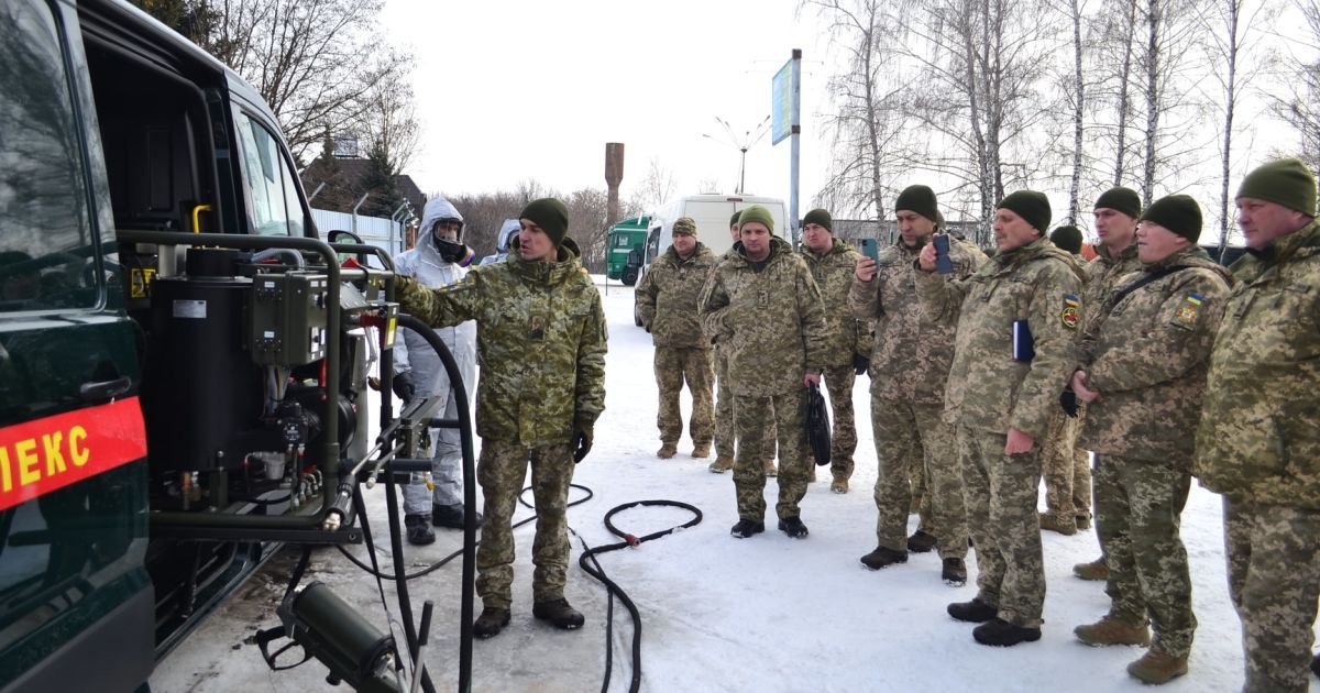Украинских военных учат обнаруживать радиацию, а также химическое и биологическое оружие (фото)