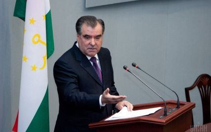 На референдумі у Таджикистані президента зробили вічним правителем і заборонили релігійні партії