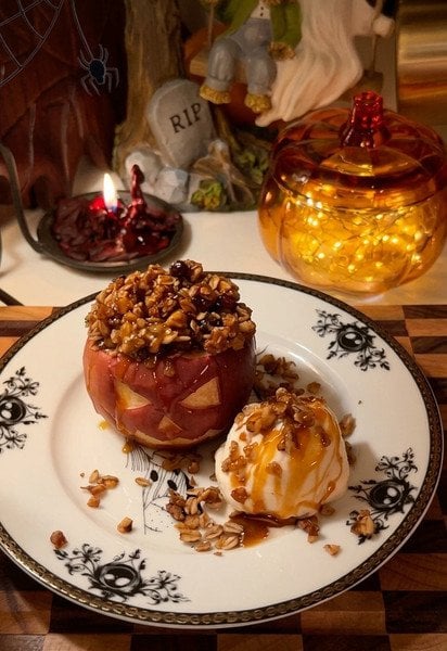 печені яблука з начинкою instagram.com_albinasveganfood