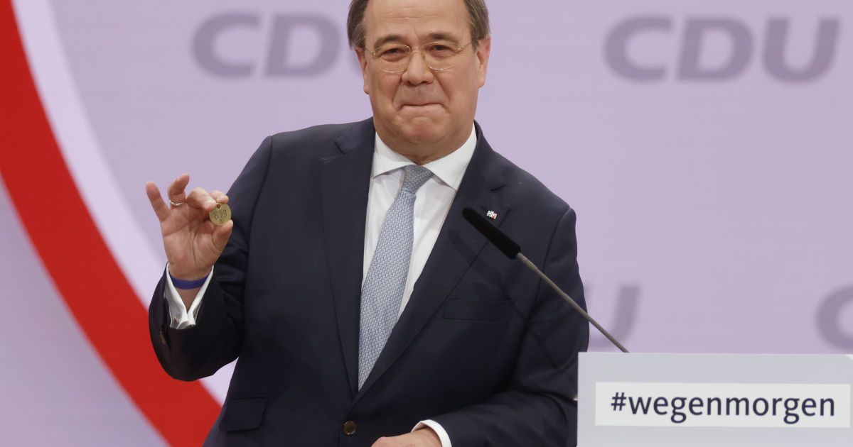 Преемник Меркель выступил против снятия санкций с России