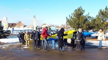 Прапор України у Станиці Луганській_3 / © Артур Амираслонов и Станислав Ахунов