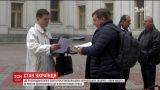 К заключенному в РФ 19-летнему Павлу Грибу, выехали двое украинских медиков