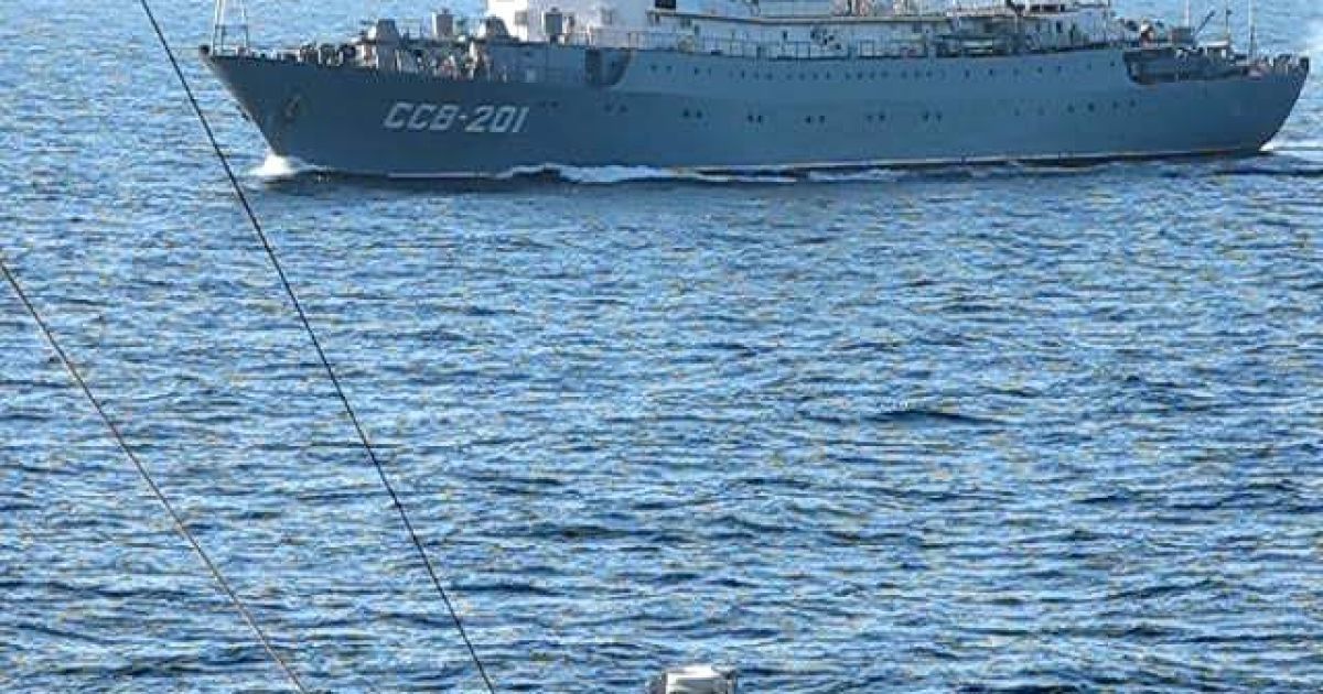 Росіяни перешкоджають українським кораблям Керченська протока_1 / © Facebook/ВМС ВС Украины