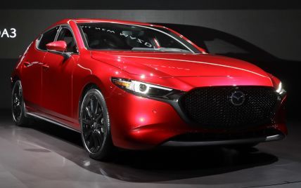 Обновленная Mazda 3 с полным приводом показана на видео