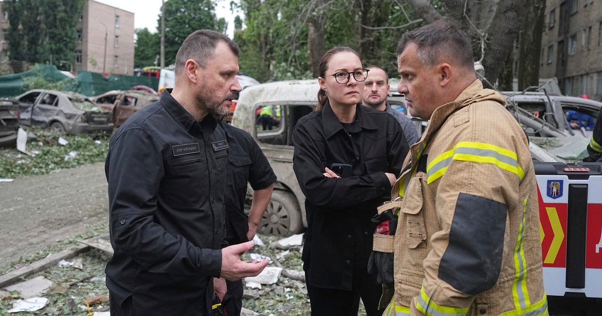 Клименко та Свириденко прибули на місце ворожого удару